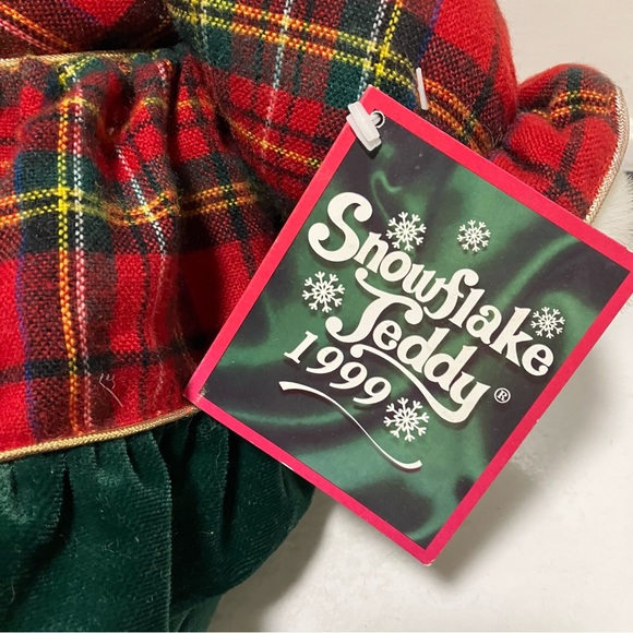 1999 DanDee Snowflake Teddy Bear Girl Plush Christmas Red & Green Plaid Dress - Picture 5 of 8